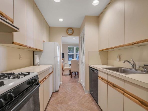 1390 Broadway 116, Hewlett NY 11557