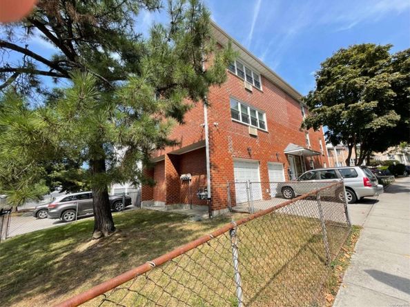 239-19 66th Avenue, Little Neck NY 11362