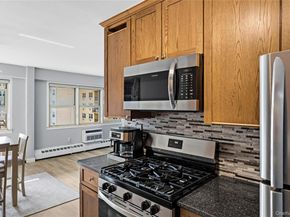 25 Neptune Boulevard 4H, Long Beach NY 11561