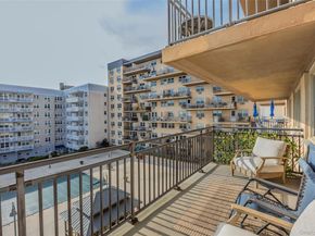 25 Neptune Boulevard 4H, Long Beach NY 11561