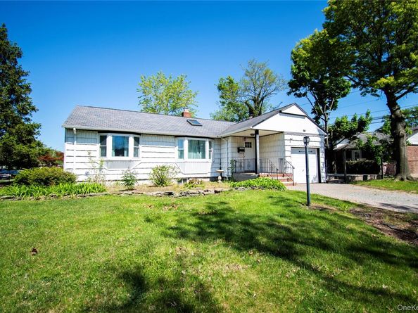 650 Bryant Street, East Meadow NY 11554