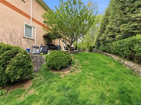 6 Inwood Place, New Rochelle NY 10801