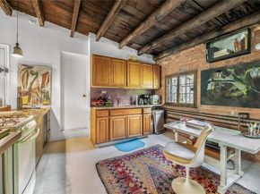 271 E 7th Street 5, New York (Manhattan) NY 10009