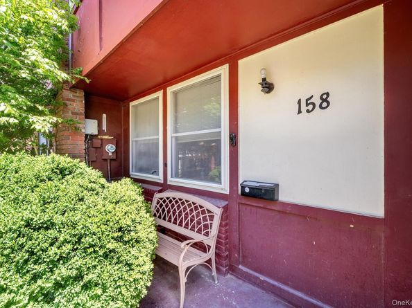 158 Rolling Way, Peekskill NY 10566