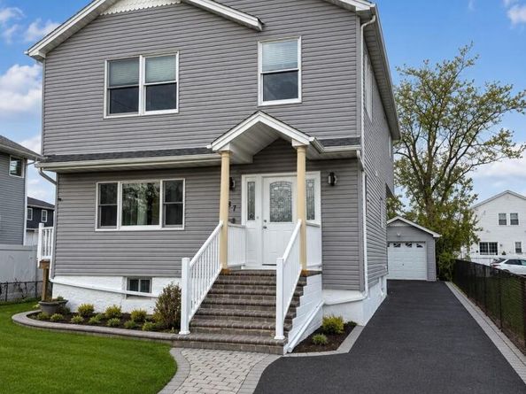 587 Miller Avenue, Freeport NY 11520
