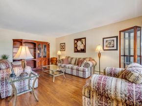 100 E Melrose Street, Valley Stream NY 11580