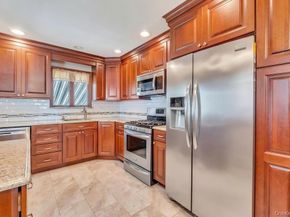 100 E Melrose Street, Valley Stream NY 11580