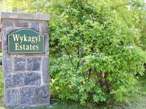 27 Skyview Lane, New Rochelle NY 10804