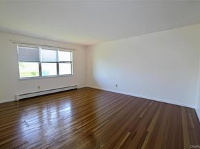 27 Skyview Lane, New Rochelle NY 10804