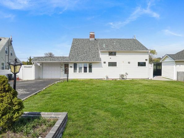 63 Blacksmith Road, Levittown NY 11756