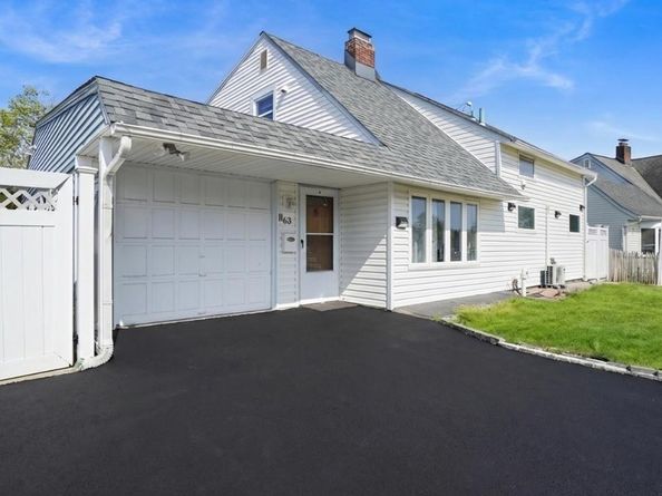 63 Blacksmith Road, Levittown NY 11756