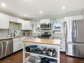 42 Saddler Lane, Levittown NY 11756