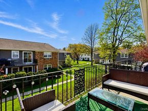 3609 N Wilshire Lane 3609 F, Oakdale NY 11769