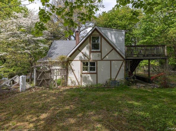 7 Amagansett Drive, Sound Beach NY 11789