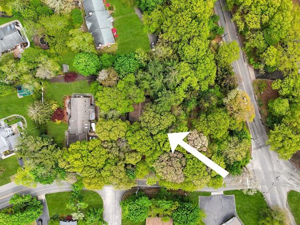 179 Gnarled Hollow Road, East Setauket NY 11733