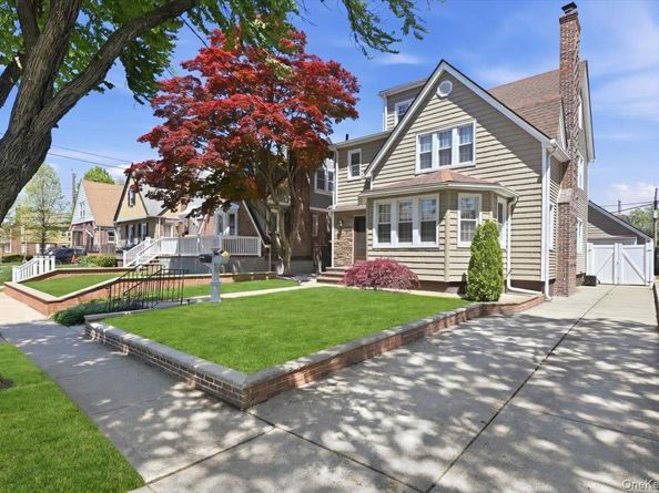 38-11 205th Street, Bayside NY 11361