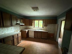 53 Robinson Avenue, Glen Cove NY 11542