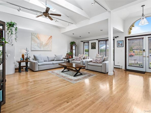 12 Kingswood Circle, Old Bethpage NY 11804