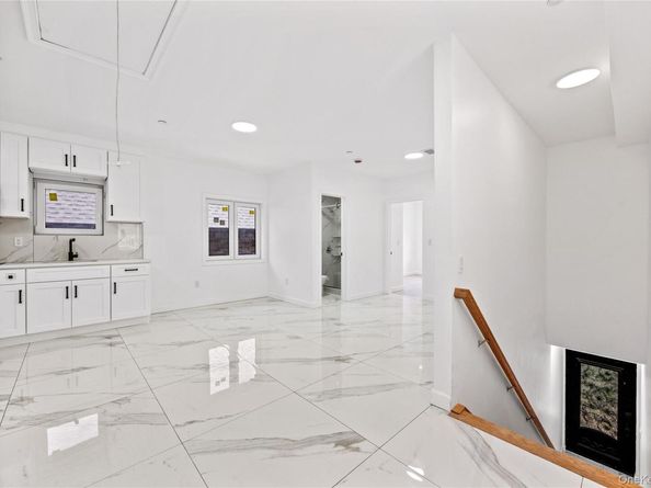 3-24 125th Street 322, College Point NY 11356