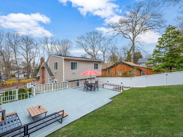 38 Hawthorne Road, Rocky Point NY 11778