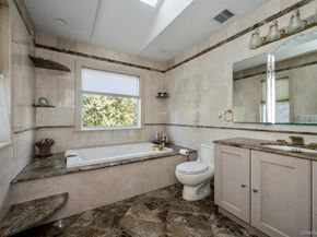 21 Central Court, Carle Place NY 11514