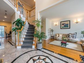 21 Central Court, Carle Place NY 11514
