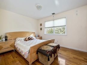 21 Central Court, Carle Place NY 11514