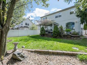 21 Central Court, Carle Place NY 11514