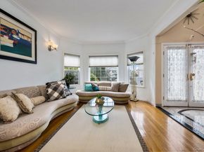 21 Central Court, Carle Place NY 11514