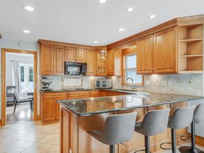 59 Linda Lane W, Riverhead NY 11901