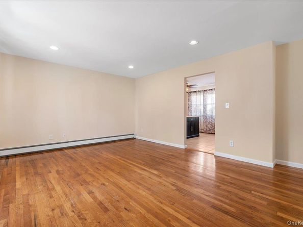 10 Maple Road, Huntington Station NY 11746