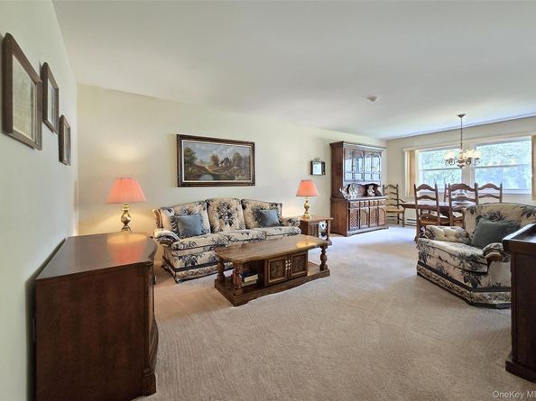 22 Freemont Lane, Coram NY 11727