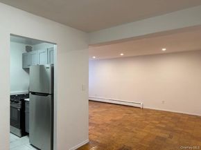 101 Lincoln Avenue 1R, Mineola NY 11501