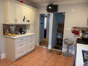 25 Rutland Road, Freeport NY 11520