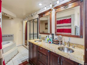 21 Darewood Lane, Valley Stream NY 11581