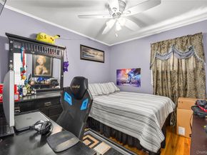 21 Darewood Lane, Valley Stream NY 11581