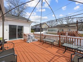 21 Darewood Lane, Valley Stream NY 11581
