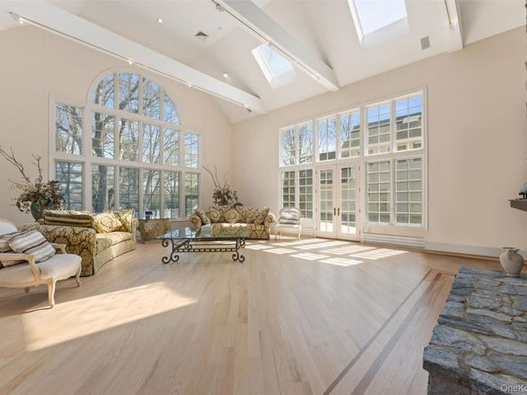 2 High Point Terrace, Scarsdale NY 10583