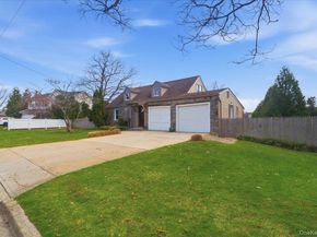 5 Erlwein Court, Massapequa NY 11758