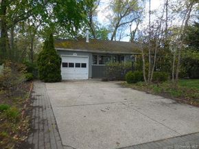 194 Phyllis Drive, Patchogue NY 11772