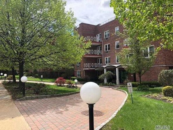 20 Chapel Place 2G, Great Neck NY 11021