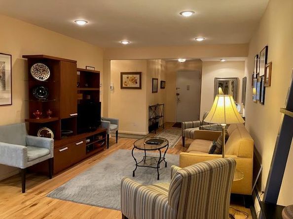 20 Chapel Place 2G, Great Neck NY 11021