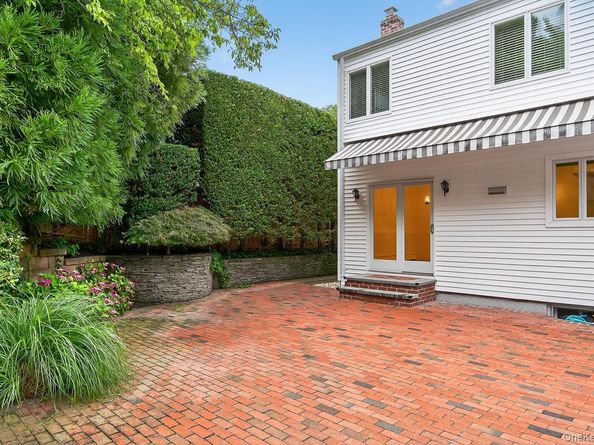 1A Briarwood Drive, Huntington NY 11743