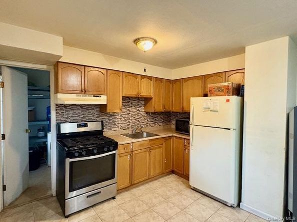 220 Elzey Ave., Elmont NY 11003