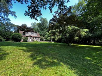 2 Briar Lane