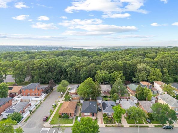 226-07 76 Road, Bayside NY 11364