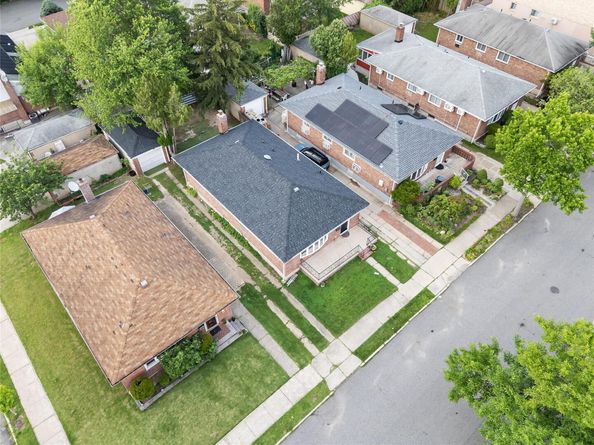 226-07 76 Road, Bayside NY 11364
