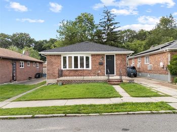 226-07 76 Road
