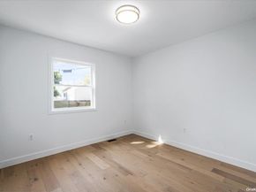23 Flower Lane, New Hyde Park NY 11040