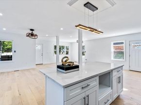 23 Flower Lane, New Hyde Park NY 11040